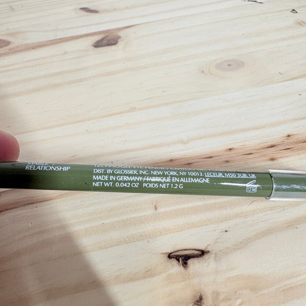 Glossier Play Color Slide Technogel Eye Pencil Stable Relationship Green - Picture 4 of 5